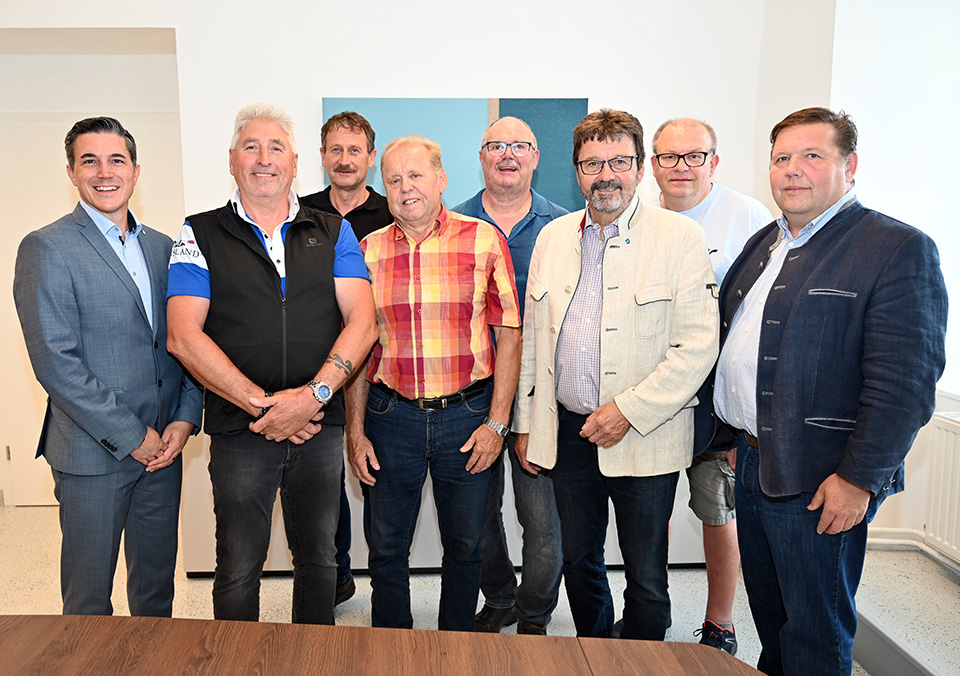 StADir. Matthias Pithan, Manfred Busecker, Johannes Kapitan, Alois Hochleitner, Manfred Metz, Bgm. Gerhard Lentschig, Norbert Beck (Personalvertreter) und Wirtschaftshofleiter Johannes Strommer